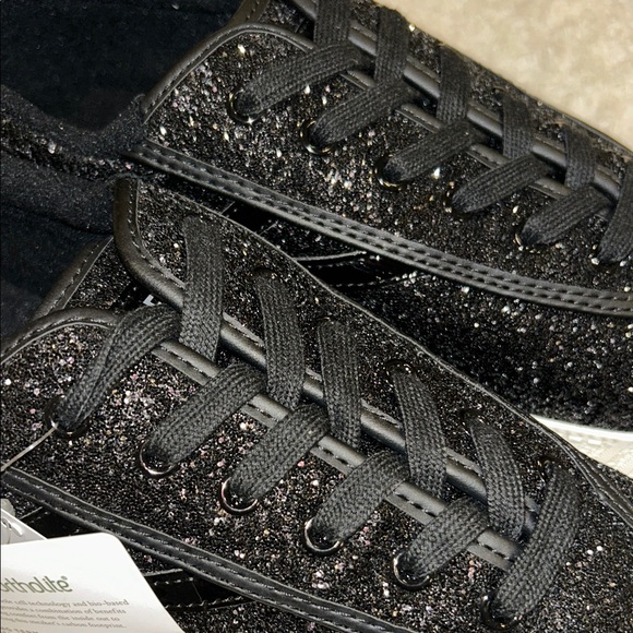 NWOB Tretorn Sparkling Black Sneakers - Picture 12 of 12